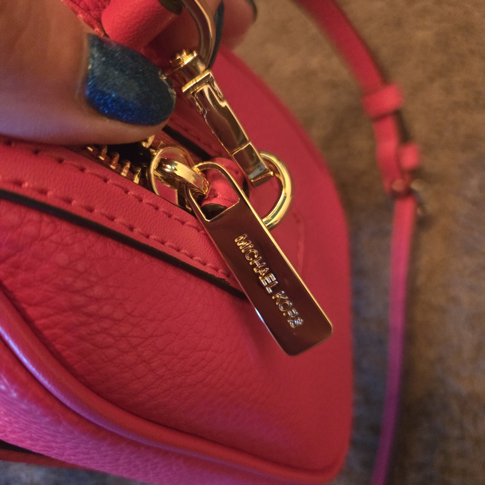 Vibrant Pink Michael Kors Women's Handbag - Picture 4 of 9